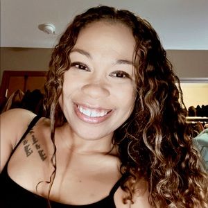 Meet your Posher, Ausha